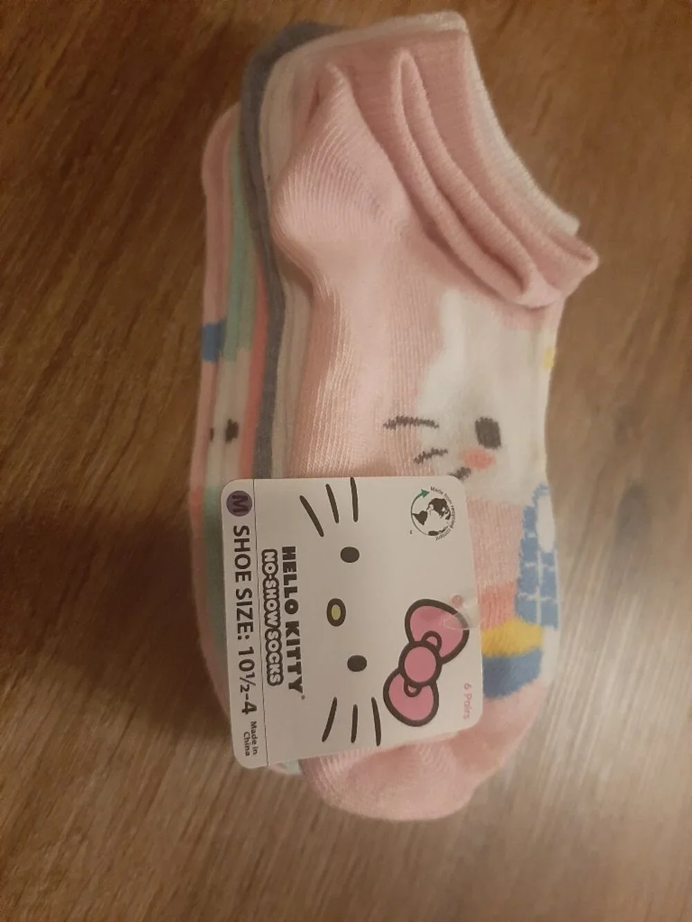 Girls hello kitty socks NWT